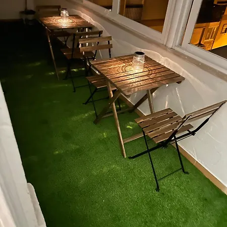 Garden Campo De Ourique Guest House - Hostel Lissabon Buitenkant foto