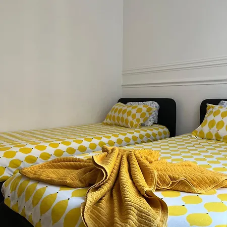 Garden Campo De Ourique Guest House - Hostel Lissabon Buitenkant foto