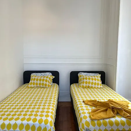 Garden Campo De Ourique Guest House - Hostel Lissabon Buitenkant foto