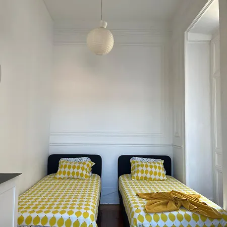 Garden Campo De Ourique Guest House - Hostel Lissabon Buitenkant foto