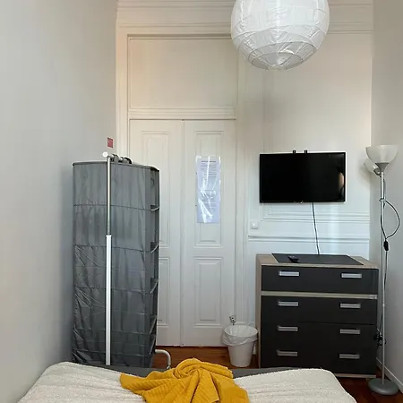 Garden Campo De Ourique Guest House - Hostel Lissabon Buitenkant foto