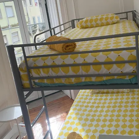 Garden Campo De Ourique Guest House - Hostel Lissabon Buitenkant foto
