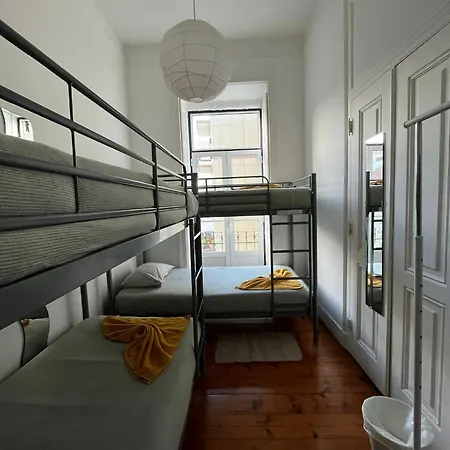 Garden Campo De Ourique Guest House - Hostel Lissabon Buitenkant foto