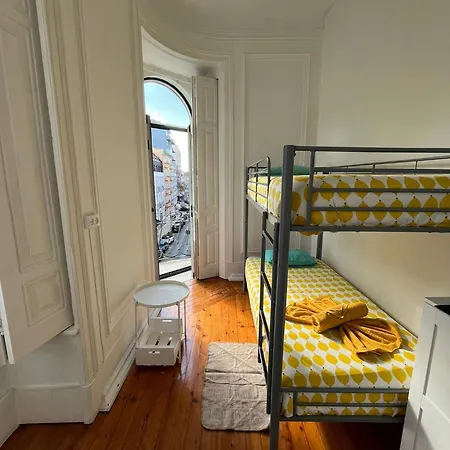 Garden Campo De Ourique Guest House - Hostel Lissabon Buitenkant foto