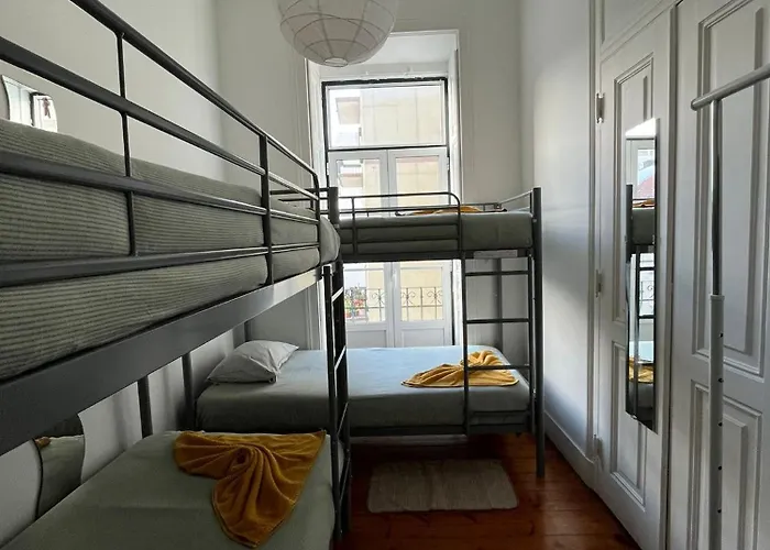 Garden Campo De Ourique Guest House - Hostel